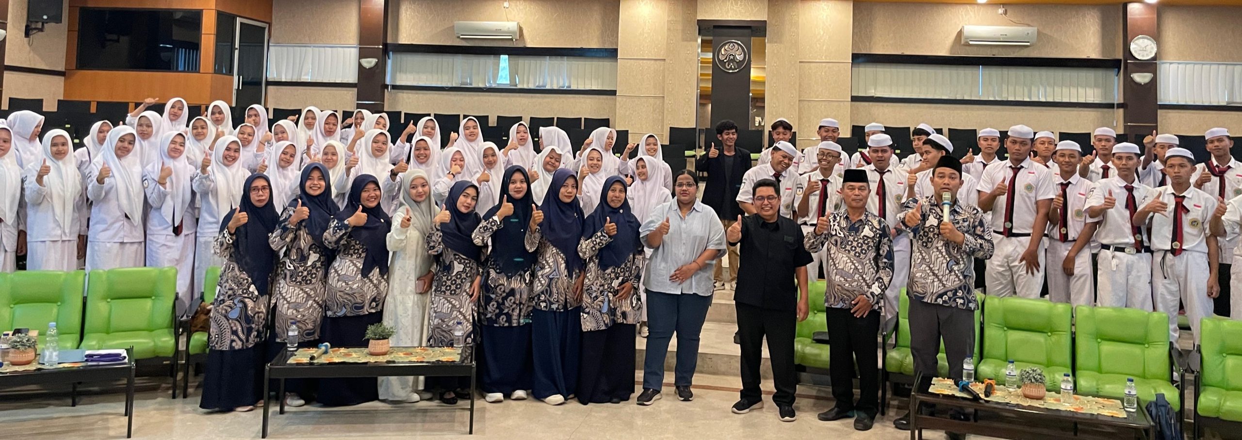 Santri SMA Zainul Hasan 1 Genggong Jelajahi Dunia Sains Lewat Studi Kampus UM Part 2