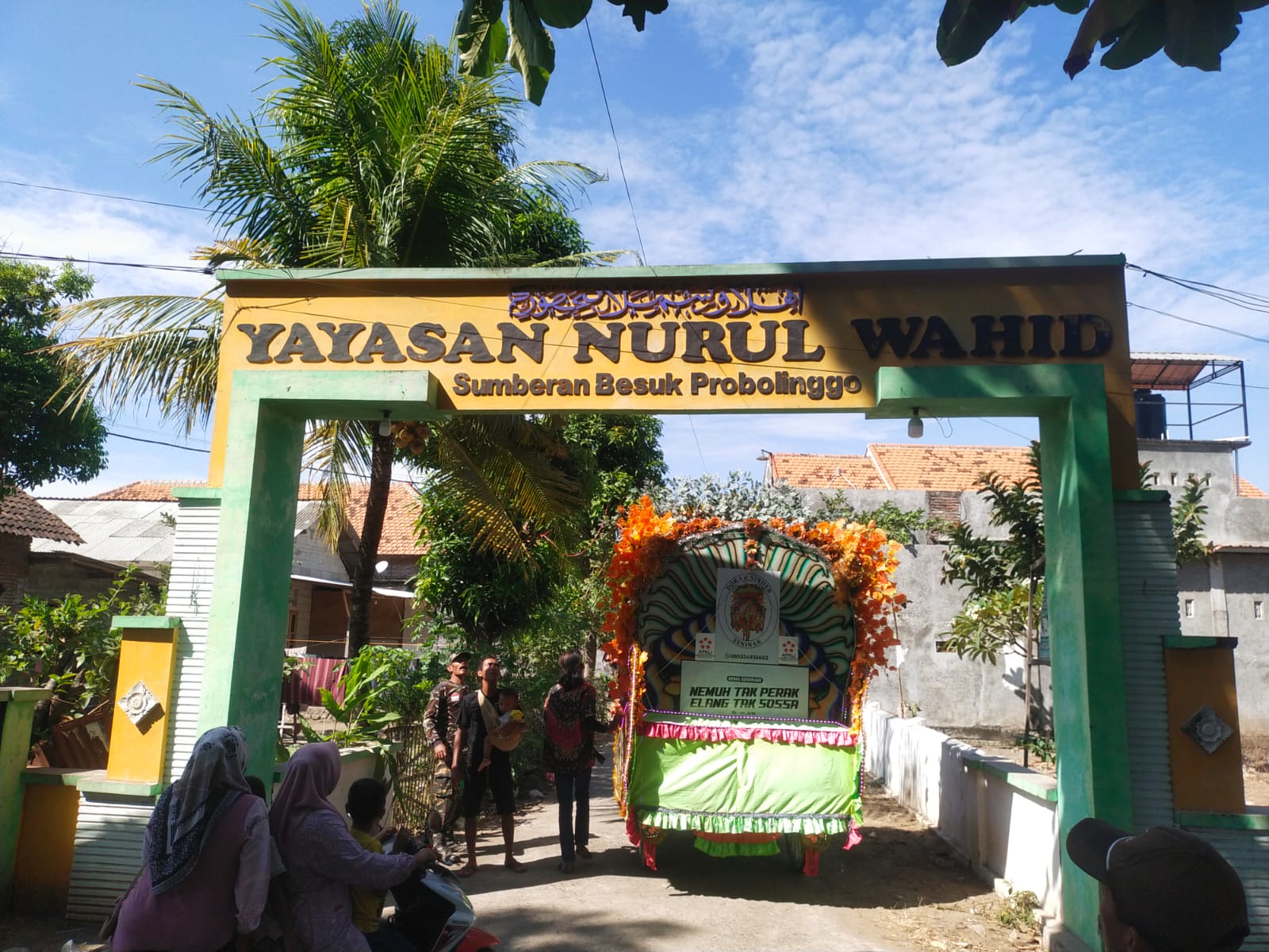 Riuh Antuasias Warga Melihat kegiatan Pondok pesantren Nurul Wahid Al Wahyuni, Desa Sumberan Kecamatan Besuk Kabupaten Probolinggo,