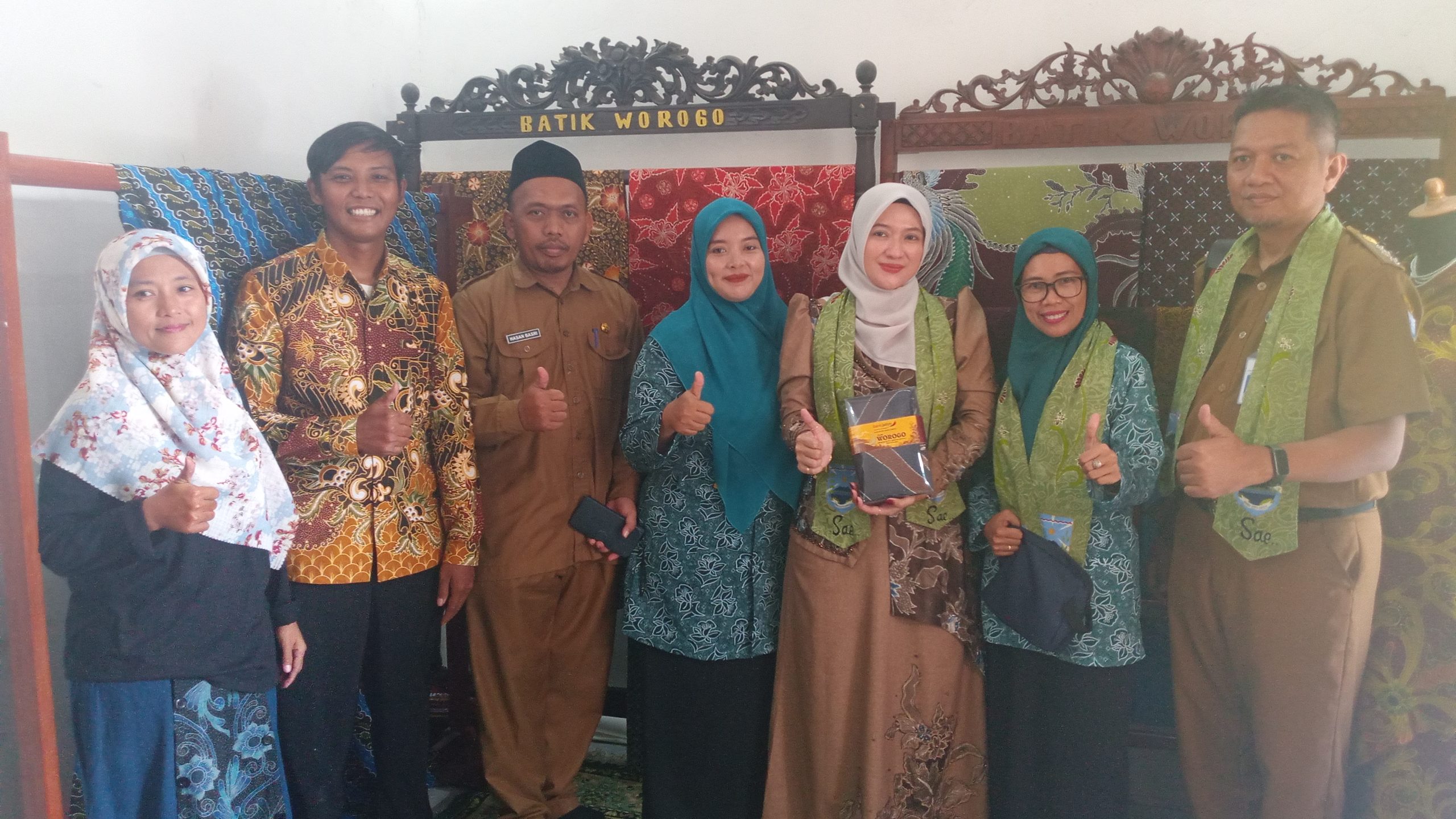 Dari Batik Hingga Jamur Tiram, Kunjungan Ning Marisa ke Alasnyiur Bawa Harapan Baru