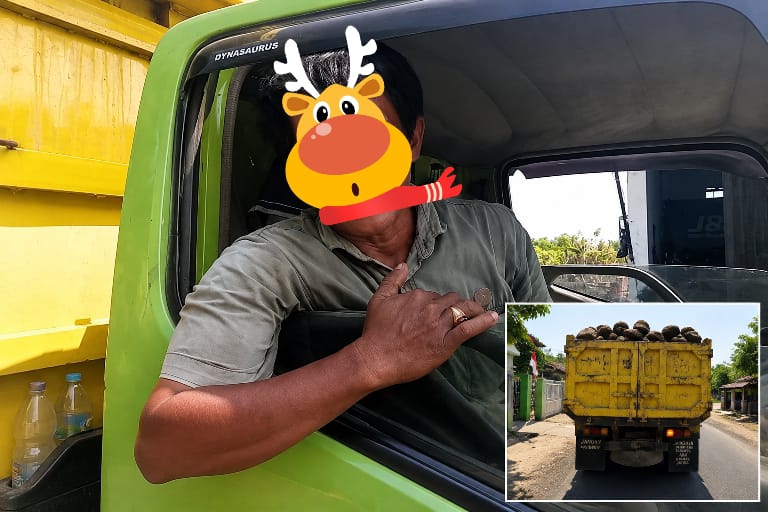 Sopir Truk Bermuatan Batu Dihentikan Satpol PP di Jalan Raya Besuk, Sebut Tambang Milik Kyai Hafidz