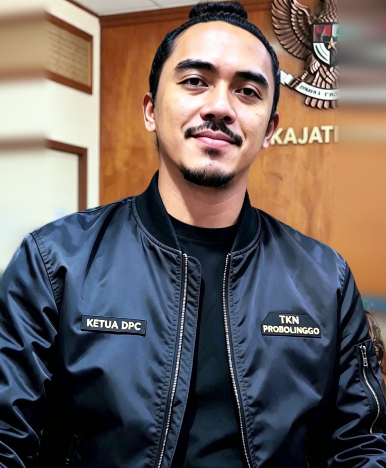 Jalan Retak Bikin Pengendara Terpeleset, Jih Dulla TKN Probolinggo Menyayangkan Dengan Oknum Media Pasang Badan’ Kadis PUPR dan PT Puncak Jaya Konstruksi