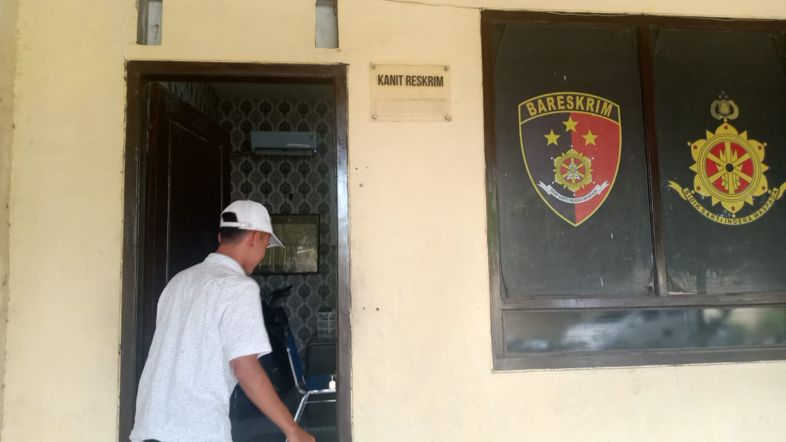 Tak Terima Dibacok Tanpa Alasan Jelas, Korban Penusukan di Gelora Kraksaan Resmi Lapor Polisi